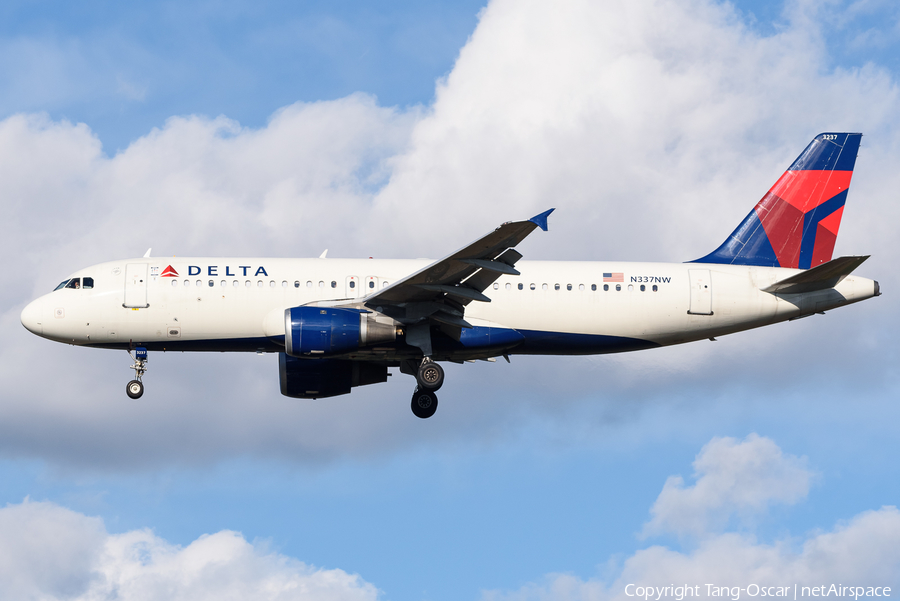Delta Air Lines Airbus A320-212 (N337NW) | Photo 473483