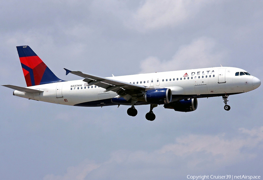 Delta Air Lines Airbus A320-212 (N337NW) | Photo 106512