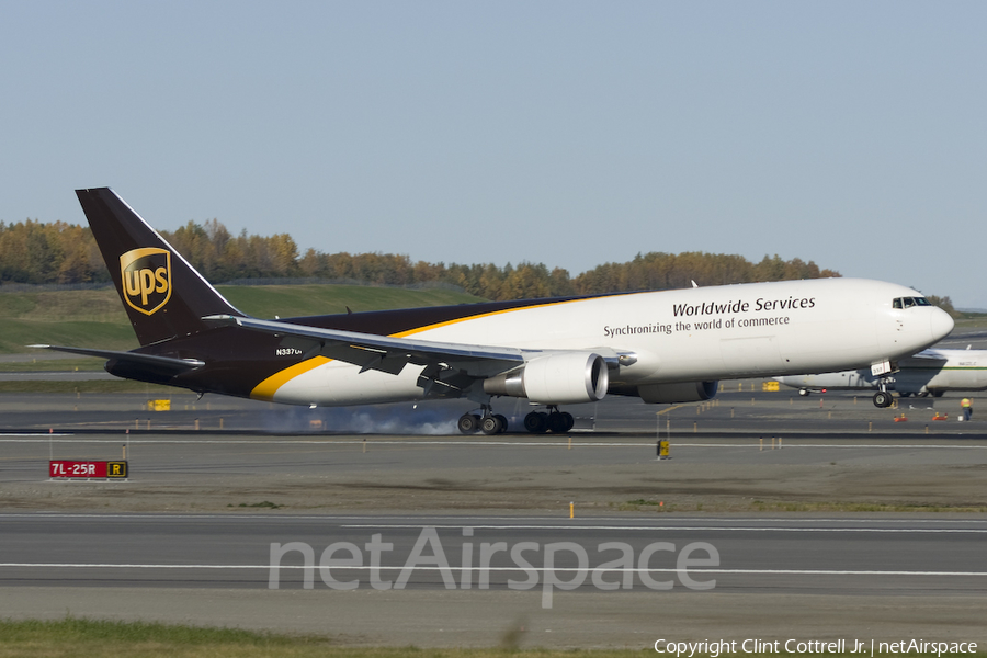 United Parcel Service Boeing 767-34AF(ER) (N337UP) | Photo 40602