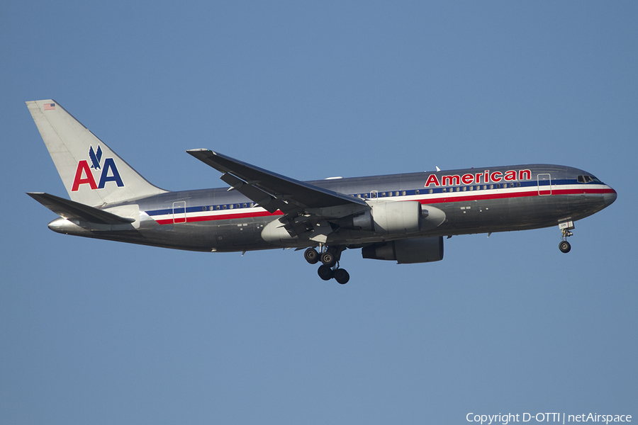 American Airlines Boeing 767-223(ER) (N339AA) | Photo 386721