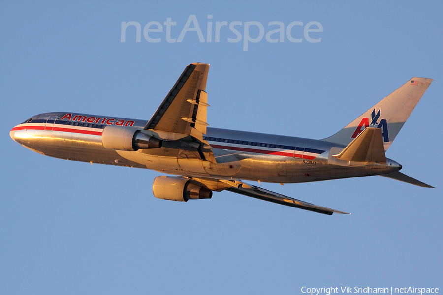 American Airlines Boeing 767-223(ER) (N339AA) | Photo 18464