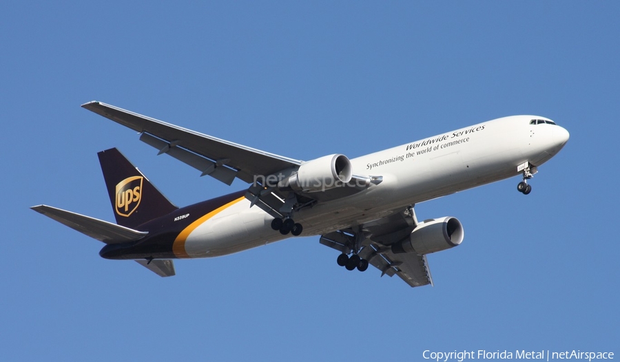 United Parcel Service Boeing 767-34AF(ER) (N339UP) | Photo 331317