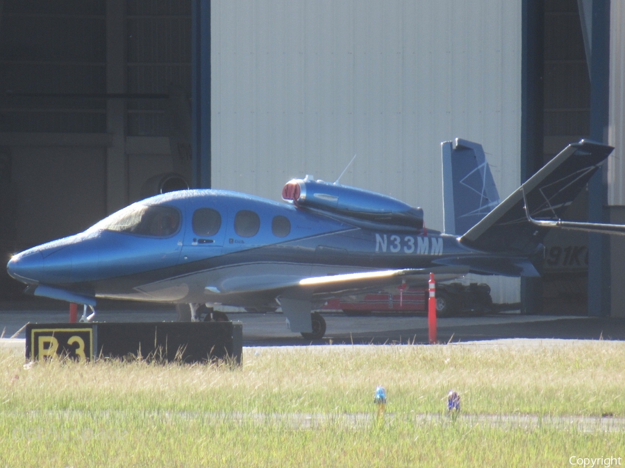 (Private) Cirrus SF50 Vision Jet G2+ Arrivee (N33MM) | Photo 537390