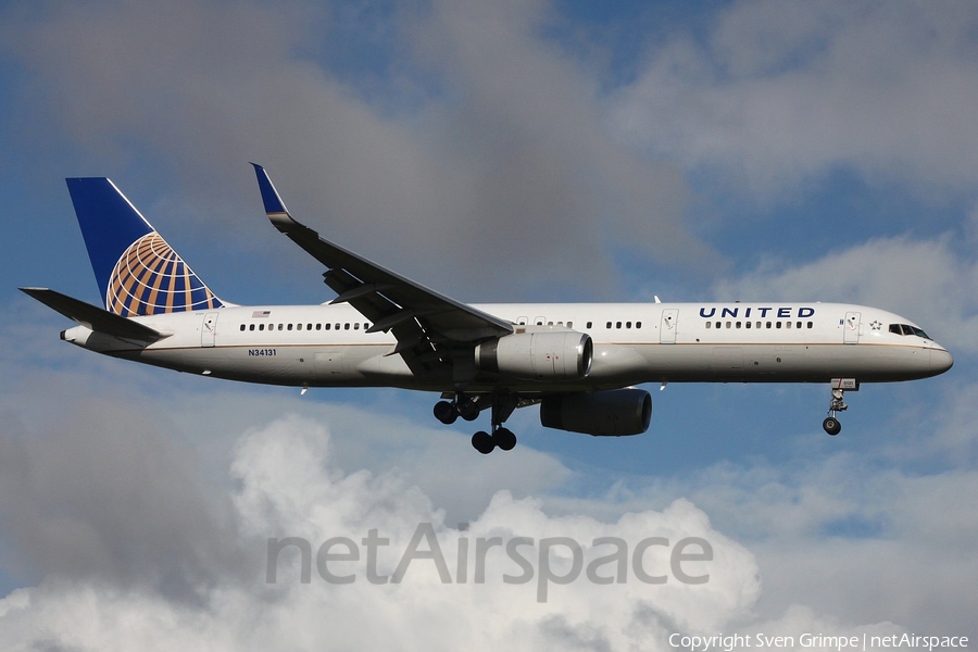 United Airlines Boeing 757-224 (N34131) | Photo 315769
