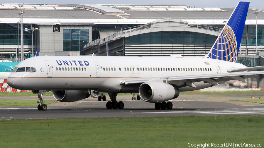 United Airlines Boeing 757-224 (N34137) | Photo 593081