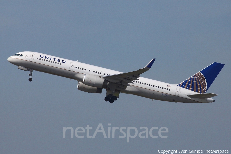 United Airlines Boeing 757-224 (N34137) | Photo 29570