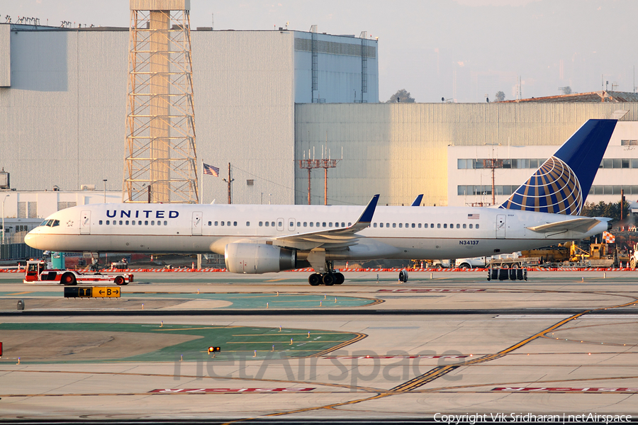 United Airlines Boeing 757-224 (N34137) | Photo 48151