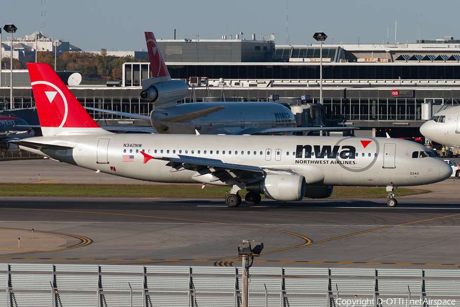 Northwest Airlines Airbus A320-212 (N342NW) | Photo 190567
