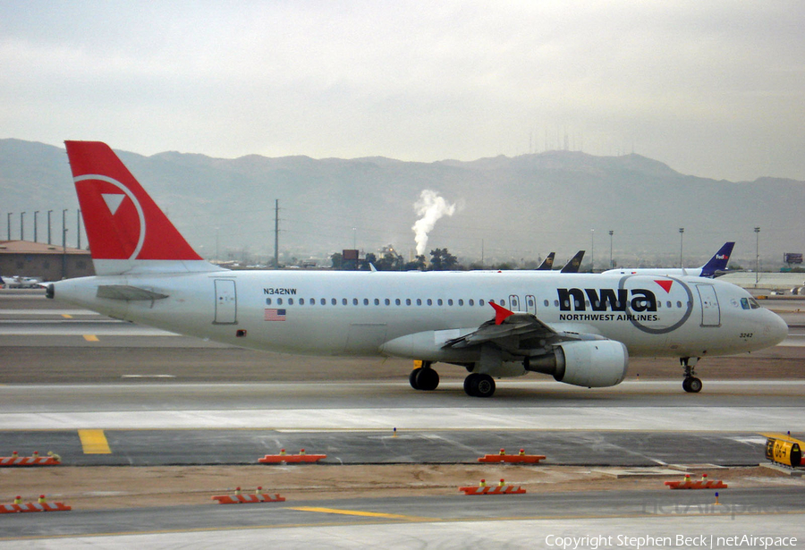 Northwest Airlines Airbus A320-212 (N342NW) | Photo 9452