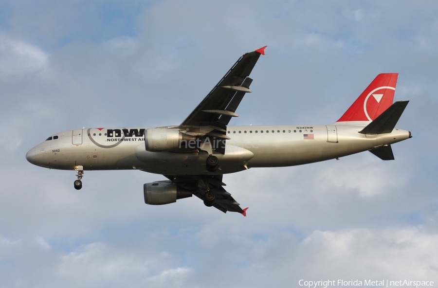 Northwest Airlines Airbus A320-212 (N342NW) | Photo 300304