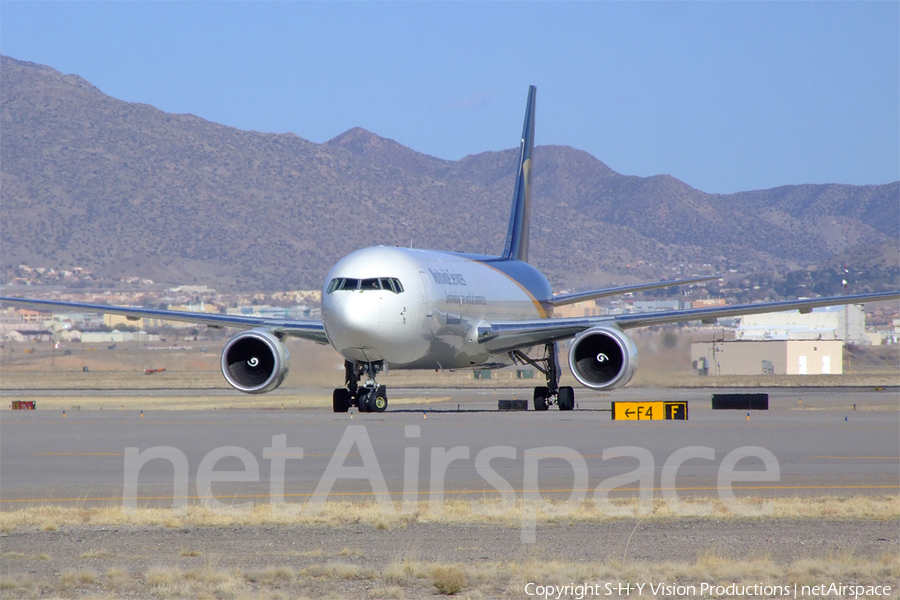 United Parcel Service Boeing 767-34AF(ER) (N342UP) | Photo 5833