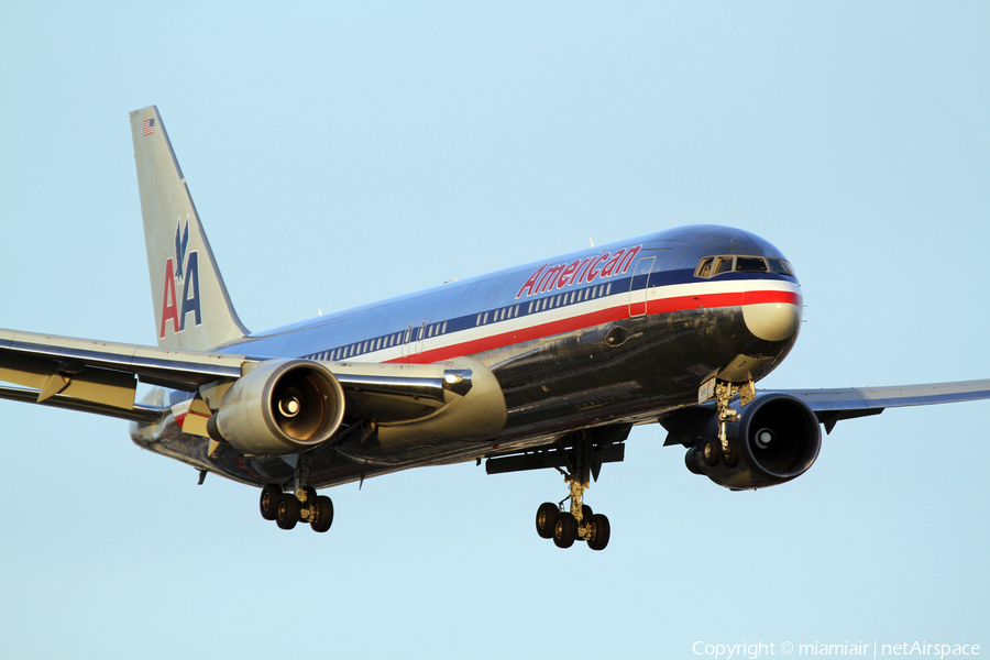 American Airlines Boeing 767-323(ER) (N343AN) | Photo 1089