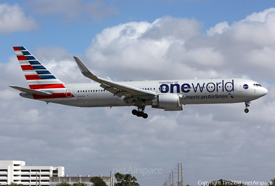 American Airlines Boeing 767-323(ER) (N343AN) | Photo 493561