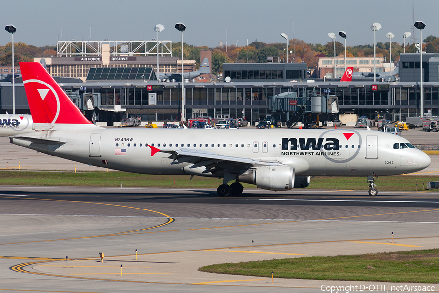 Northwest Airlines Airbus A320-212 (N343NW) | Photo 190432