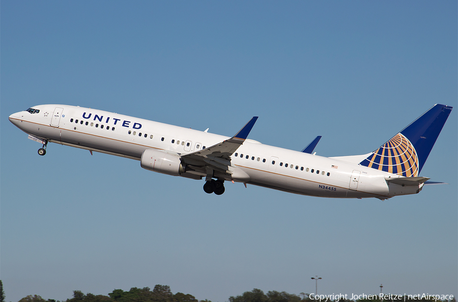 United Airlines Boeing 737-924(ER) (N34455) | Photo 38769