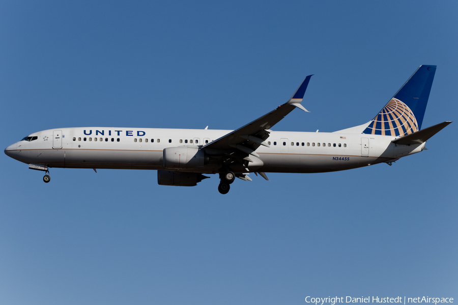 United Airlines Boeing 737-924(ER) (N34455) | Photo 448589