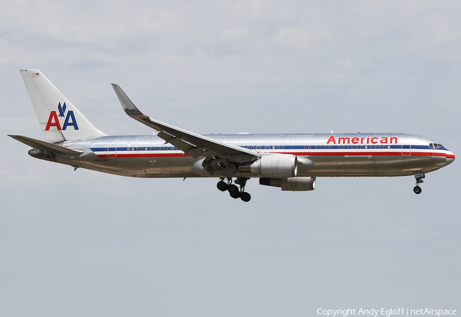 American Airlines Boeing 767-323(ER) (N345AN) | Photo 381389