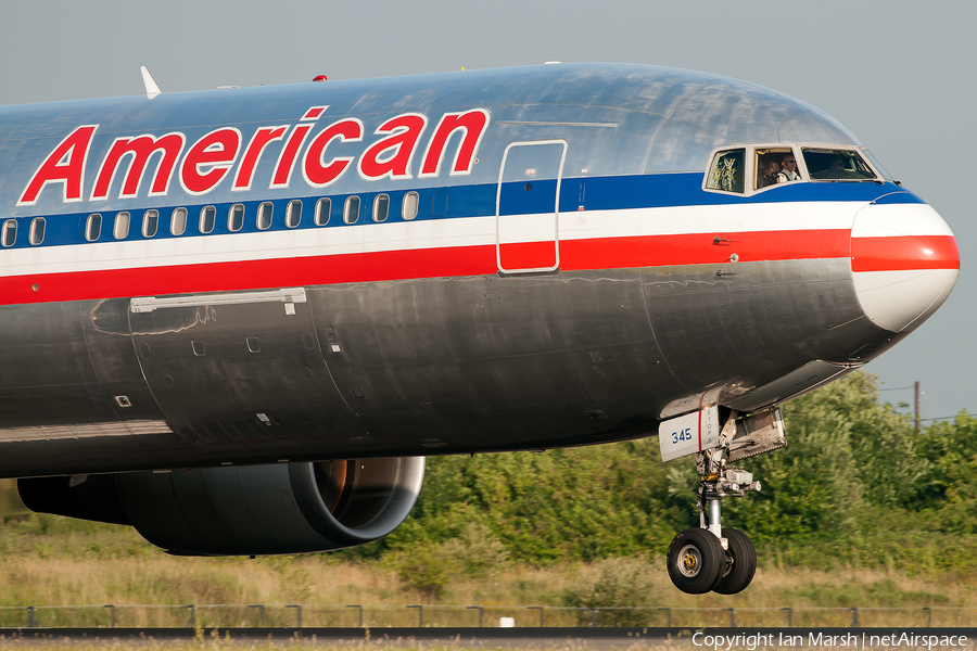 American Airlines Boeing 767-323(ER) (N345AN) | Photo 46631