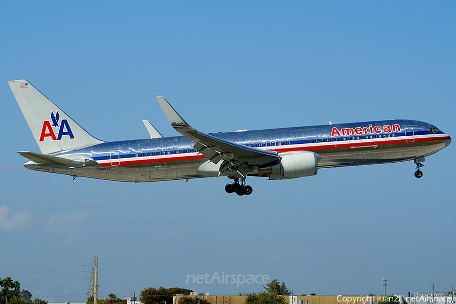 American Airlines Boeing 767-323(ER) (N345AN) | Photo 70572