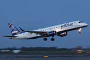 JetBlue Airways Embraer ERJ-190AR (ERJ-190-100IGW) (N346JB) at  New York - John F. Kennedy International, United States