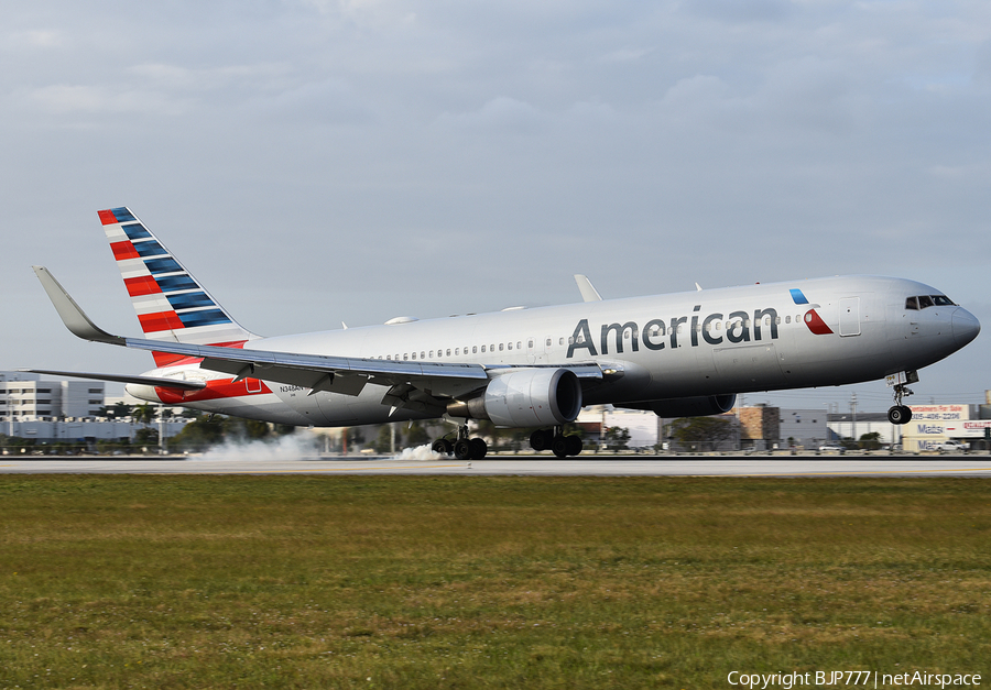 American Airlines Boeing 767-323(ER) (N348AN) | Photo 369180