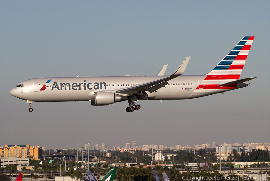 American Airlines Boeing 767-323(ER) (N349AN) | Photo 39834