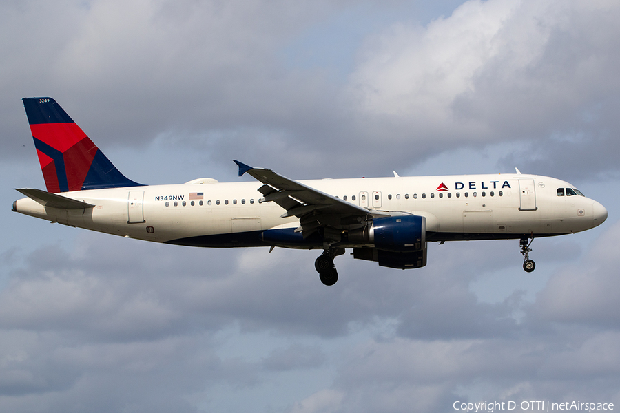 Delta Air Lines Airbus A320-212 (N349NW) | Photo 612529