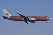 American Airlines Boeing 767-323(ER) (N350AN) at  Paris - Charles de Gaulle (Roissy), France