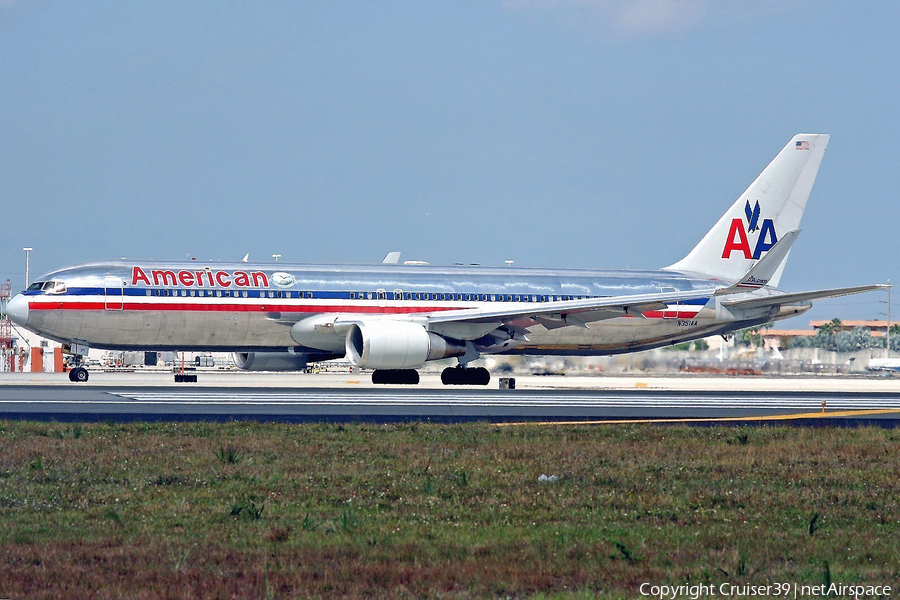 American Airlines Boeing 767-323(ER) (N351AA) | Photo 102958