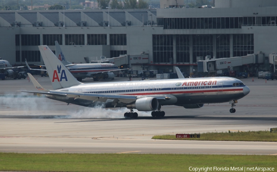American Airlines Boeing 767-323(ER) (N351AA) | Photo 580395