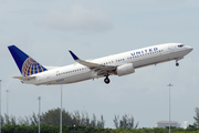 United Airlines Boeing 737-824 (N35204) at  West Palm Beach - International, United States