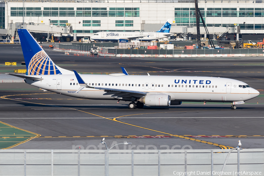 United Airlines Boeing 737-824 (N35204) | Photo 255335