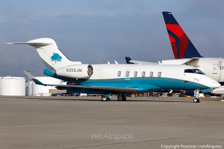 (Private) Bombardier BD-100-1A10 Challenger 350 (N352JM) | Photo 181774