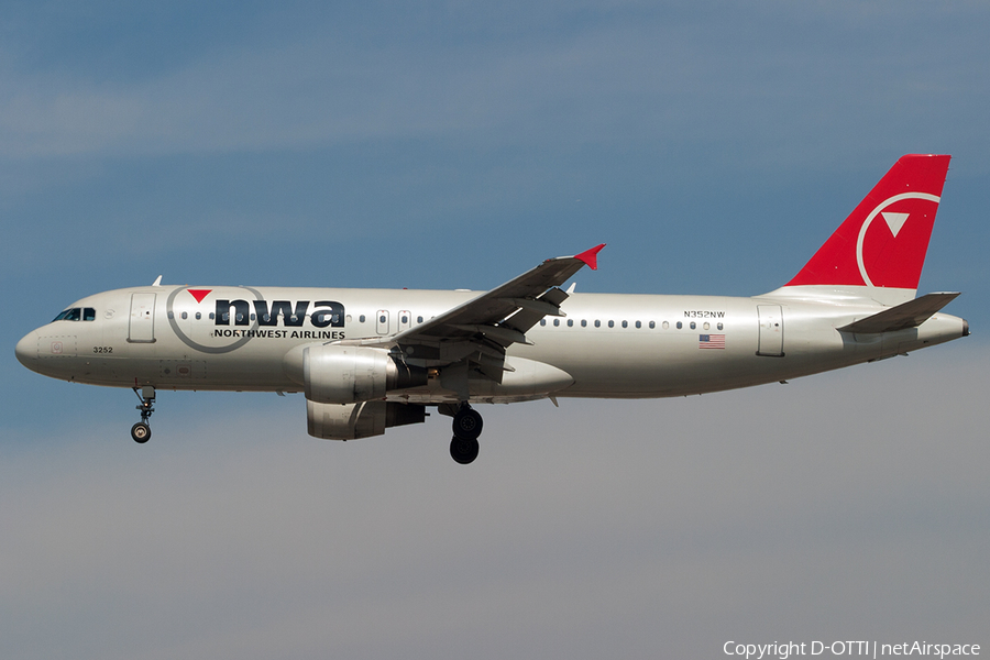 Northwest Airlines Airbus A320-212 (N352NW) | Photo 187063