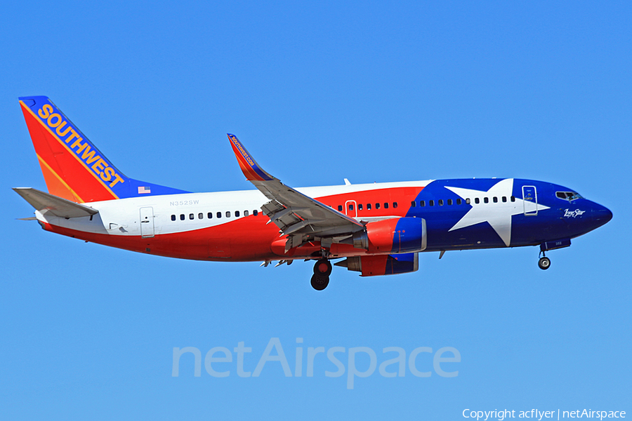 Southwest Airlines Boeing 737-3H4 (N352SW) | Photo 171412