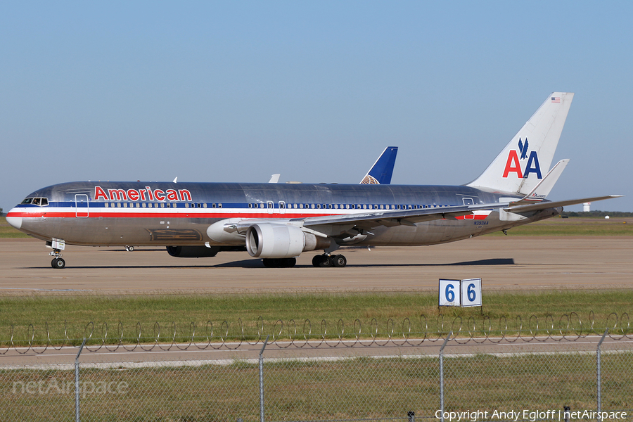 American Airlines Boeing 767-323(ER) (N353AA) | Photo 193098