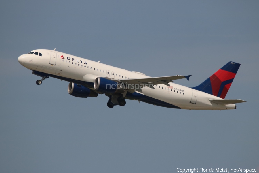 Delta Air Lines Airbus A320-212 (N353NW) | Photo 580660