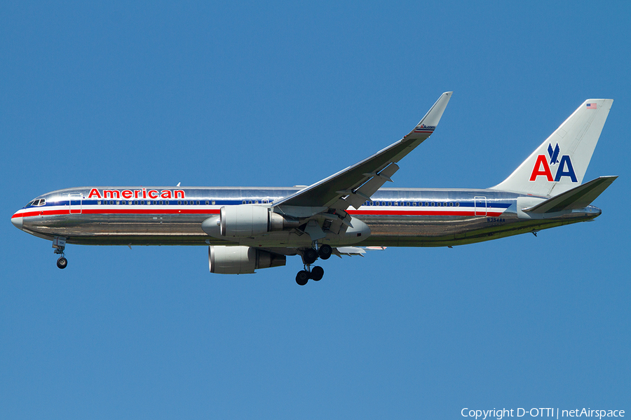 American Airlines Boeing 767-323(ER) (N354AA) | Photo 386275