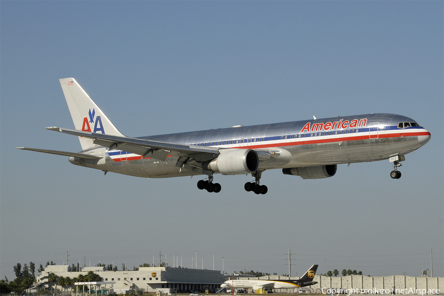 American Airlines Boeing 767-323(ER) (N354AA) | Photo 13322