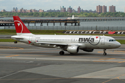 Northwest Airlines Airbus A320-212 (N354NW) at  New York - LaGuardia, United States