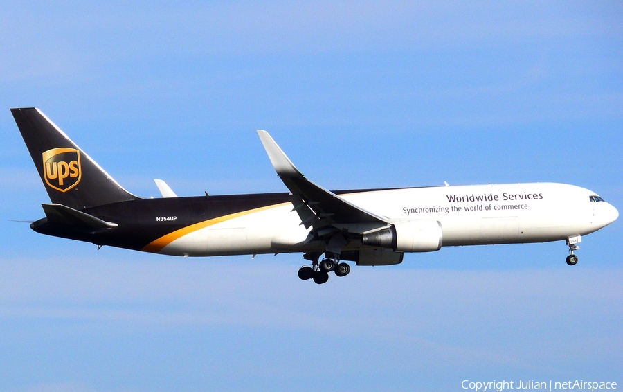 United Parcel Service Boeing 767-34AF(ER) (N354UP) | Photo 427305