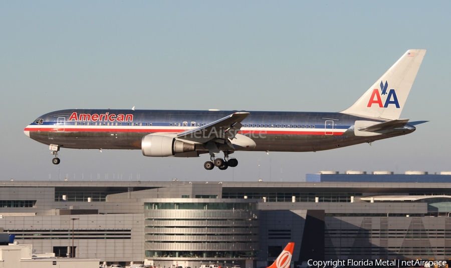 American Airlines Boeing 767-323(ER) (N355AA) | Photo 295651
