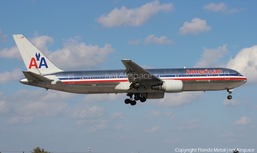 American Airlines Boeing 767-323(ER) (N355AA) | Photo 300321