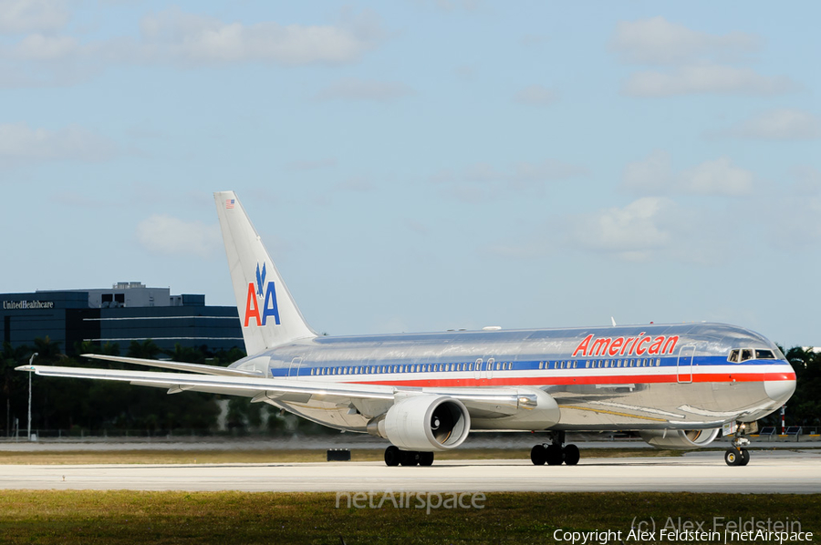 American Airlines Boeing 767-323(ER) (N355AA) | Photo 72371