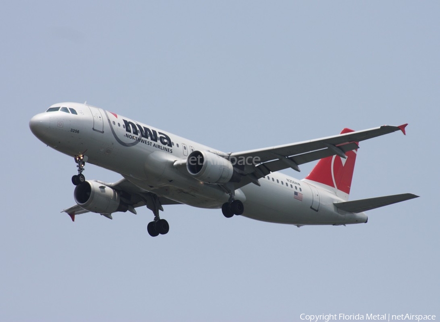 Northwest Airlines Airbus A320-212 (N356NW) | Photo 332294