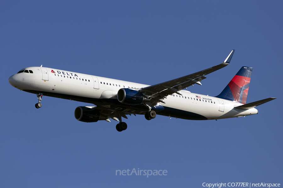 Delta Air Lines Airbus A321-211 (N357DN) | Photo 395803