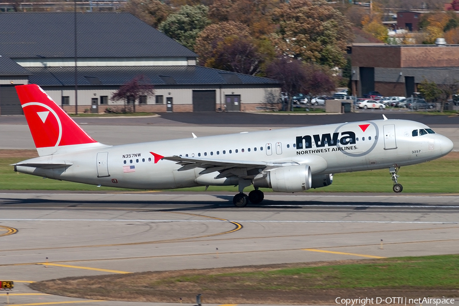 Northwest Airlines Airbus A320-212 (N357NW) | Photo 191233