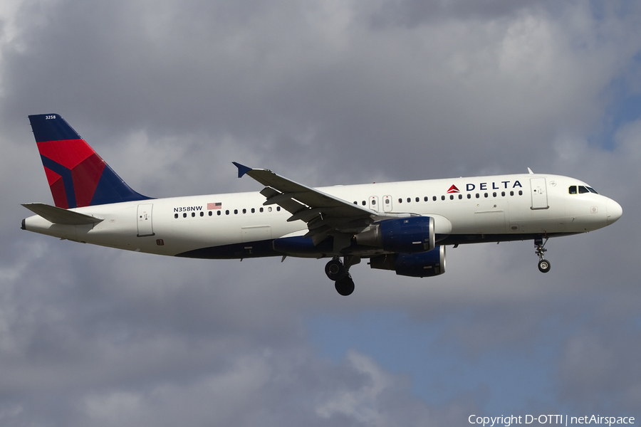 Delta Air Lines Airbus A320-212 (N358NW) | Photo 432146