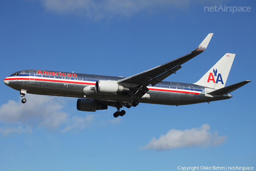 American Airlines Boeing 767-323(ER) (N360AA) | Photo 41512