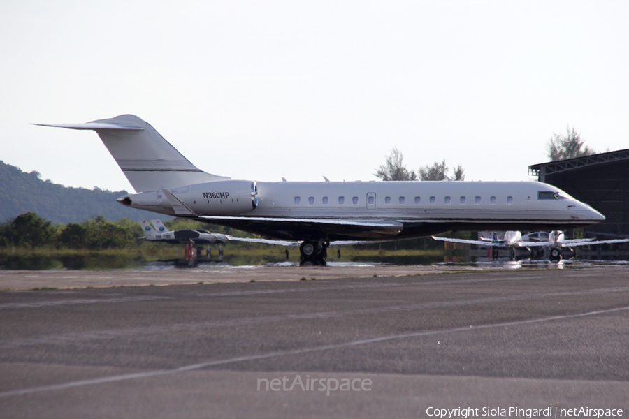 (Private) Bombardier BD-700-1A10 Global Express XRS (N360HP) | Photo 358820